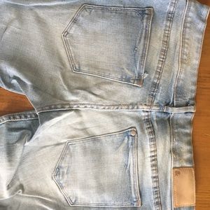 H & M ("& SQIN") low waist, slim leg skinny jeans